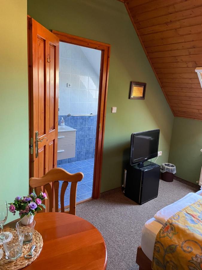 Villa Astoria Balatongyörök エクステリア 写真