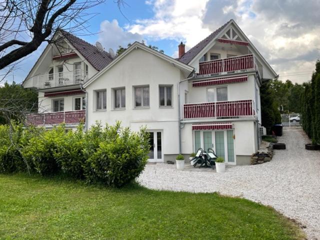 Villa Astoria Balatongyörök エクステリア 写真